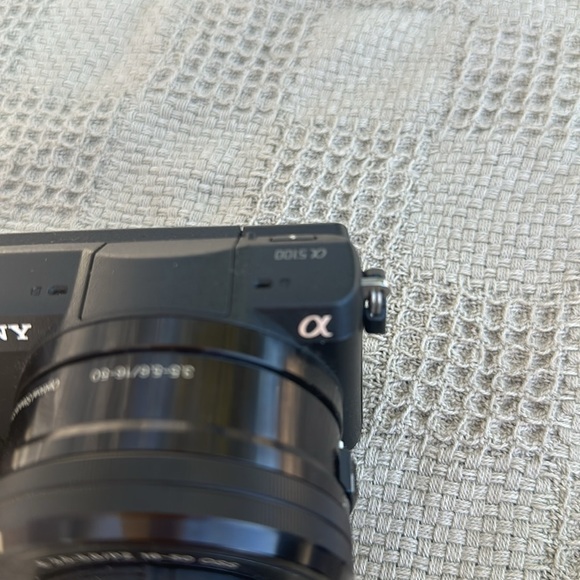 Sony Alpha 5100 Mirrorless Digital Camera Black Vlog Camera - Picture 3 of 7